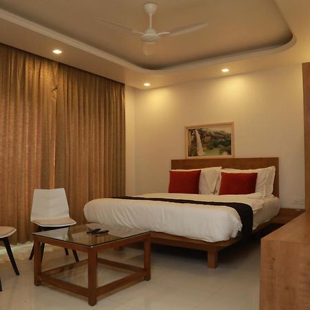 The Orange Flag, Phulambri Hotel Ganori Exterior photo